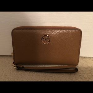 Authentic Michael Kors wallet/wristlet